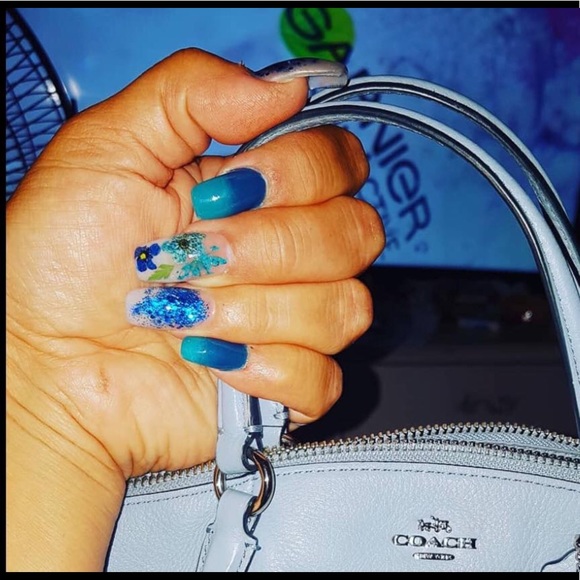 Meet your Posher, Angie - Picture 3 of 8